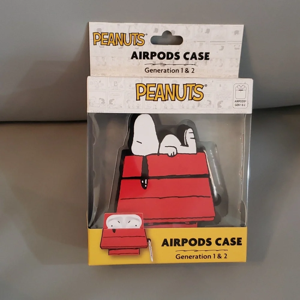 PEANUTS Airpods generations 1 & 2 Snoopy on Doghouse case NWT